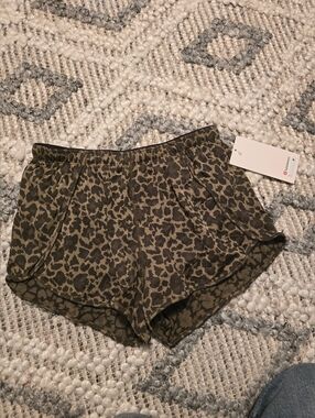 Lululemon Swiftly Mid-Rise Leopard Shorts